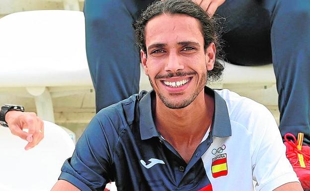 «Puedo hacer algo grande», dice Mo Katir, que debuta hoy en el 5.000