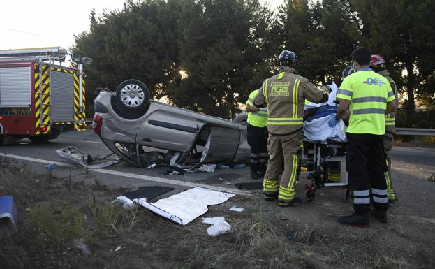 Herido un joven en San Javier tras volcar su coche en la AP-7