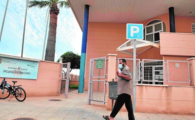 Pozo Estrecho se queda con un solo médico para 5.000 cartillas