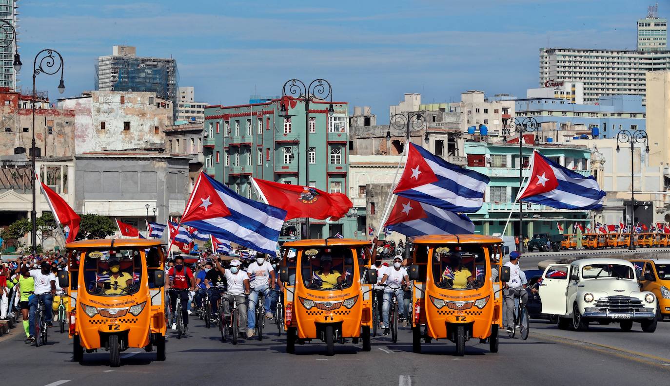Marchas en apoyo a la revolución cubana