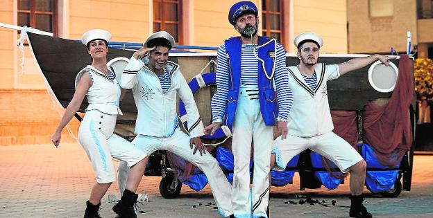 Cuatro intrépidos marineros y otros once montajes