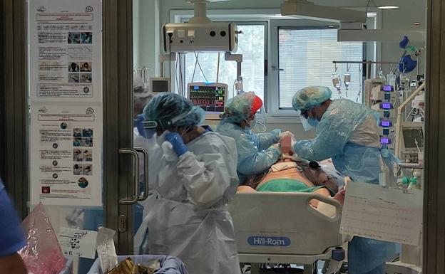 La Covid deja cuatro muertos más en la Región, uno de ellos de 45 años