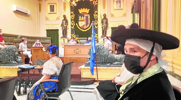 El Festival Nacional de Folclore llena de música y color las noches de feria