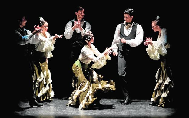 Exhibición de flamenco en una noche dedicada a la danza española