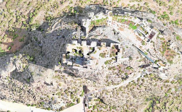 Cultura da el primer paso para rehabilitar el Castillo de Monteagudo con la adjudicación de las obras