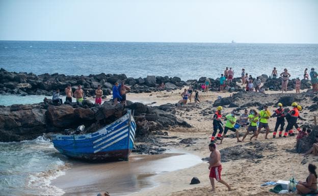 Cuatro muertos a bordo de una patera en aguas de Canarias