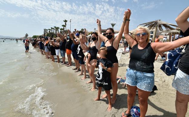 Puntos de recogida de firmas en la Región para dotar al Mar Menor de personalidad jurídica