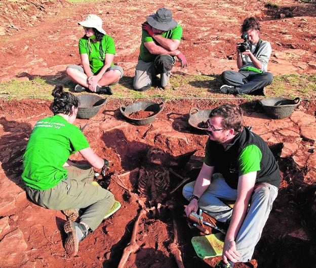 Buscan los restos de dos soldados lorquinos fallecidos en la Guerra Civil