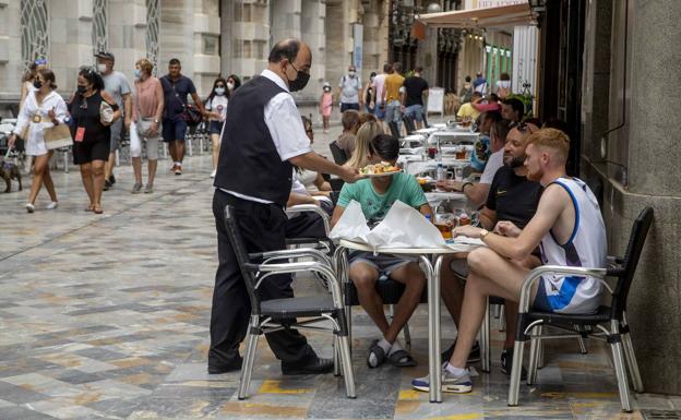 El paro cae por primera vez en agosto en la Región y enlaza seis meses de descenso