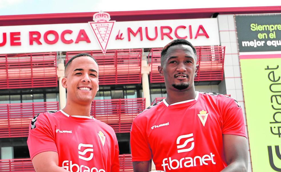 Athuman y Kouassi, últimas incorporaciones a un Real Murcia que quiere dar buena imagen