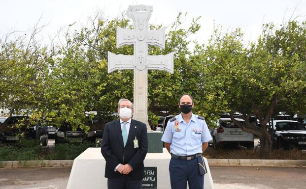 Visita del hermano mayor de la Vera Cruz a la Academia General del Aire