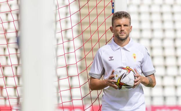 Andrés Carrasco: «El que más me exige es mi propio padre; le dediqué mi primer gol»