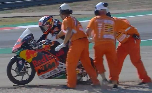 Pedro Acosta se cae en Aragón y registra su primer abandono de la temporada