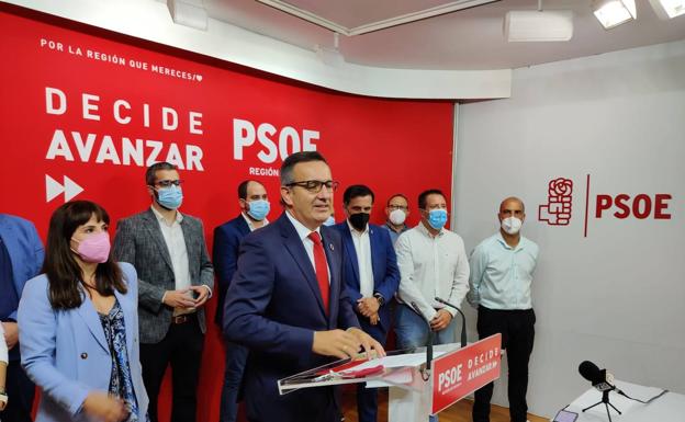 José Vélez se perfila para suceder a Conesa: «No descarto nada; todo puede pasar»