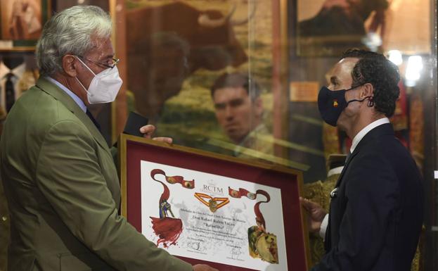 Caluroso y emotivo homenaje a Rafaelillo por su 25 aniversario de alternativa