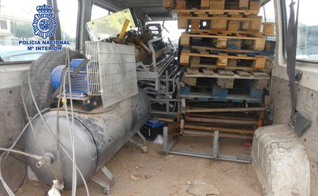 Tres detenidos en Yecla por robar un compresor de grandes dimensiones y otros efectos en una fábrica