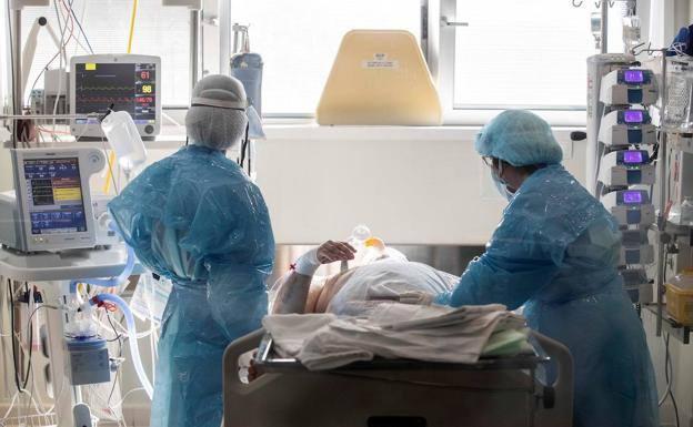 Los ingresos hospitalarios descienden a niveles del mes de julio