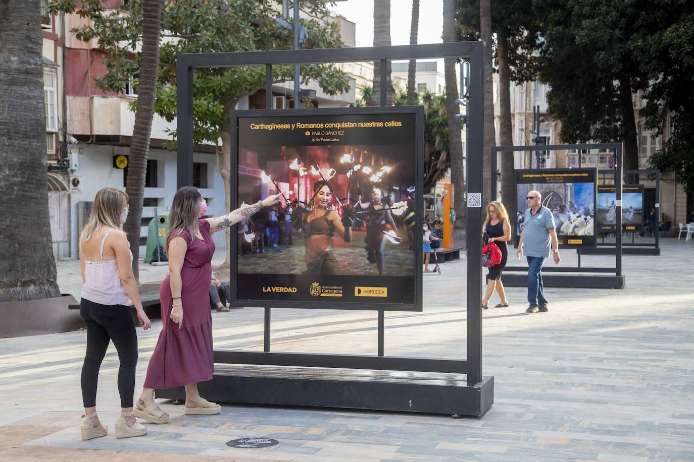 Las fiestas de Cartagena se retratan en la calle
