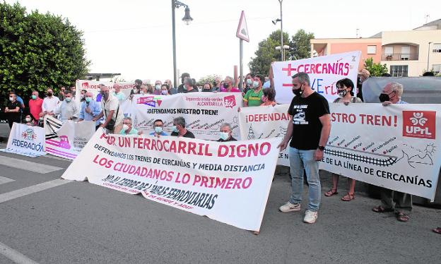 Alcantarilla también rechaza el cierre del servicio de Cercanías