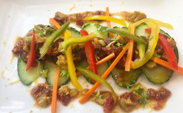 Ensalada de pepino con garum