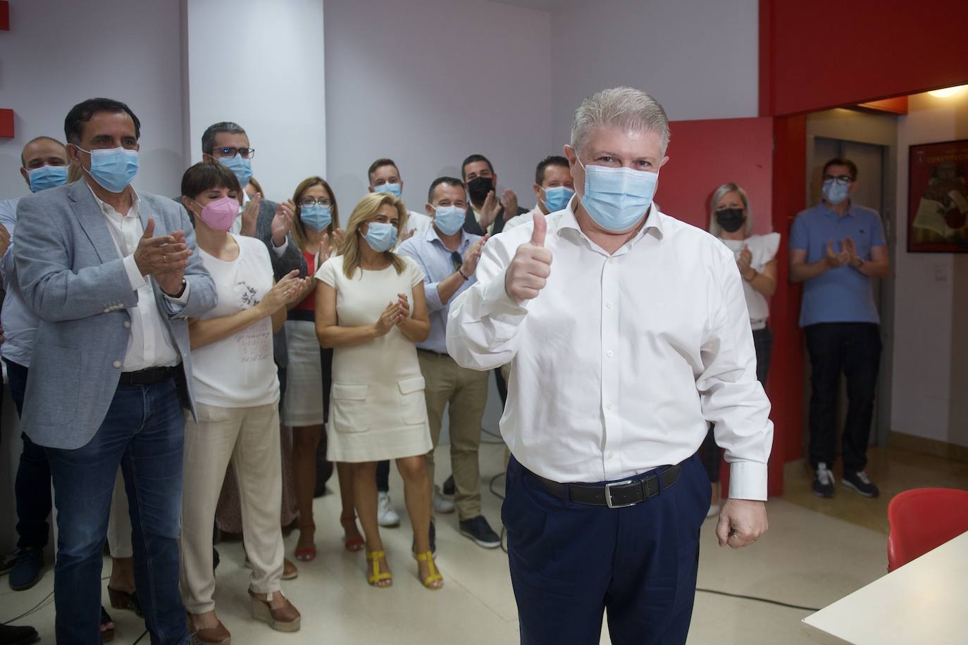 Vélez se lanza a por la Secretaría General del PSRM con apelaciones a «la unidad de los 5.000 militantes»