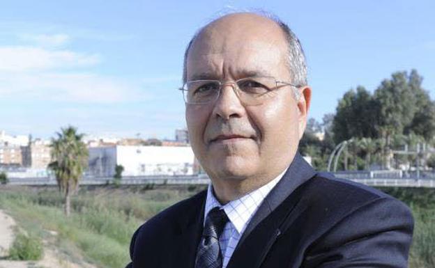 La Audiencia reprocha que no se multara a las desaladoras por prever legalizarlas