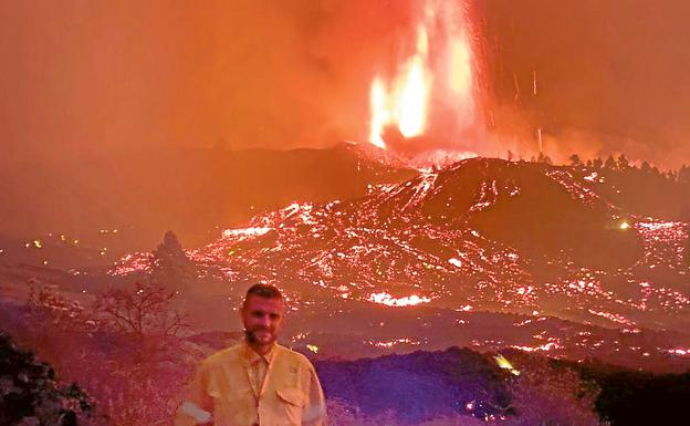 Un ex del Efesé lucha en primera línea contra el volcán: «Esto es desolador»