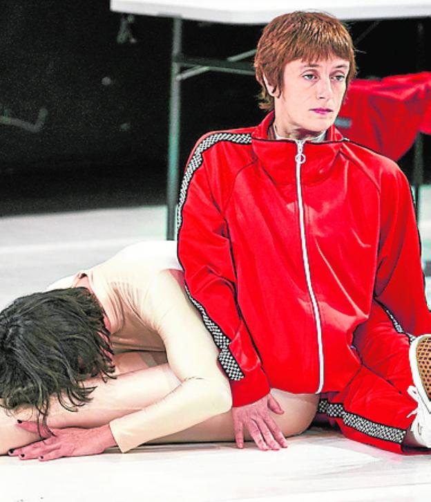 Macarena Recuerda representa '¡AY! ¡YA!'