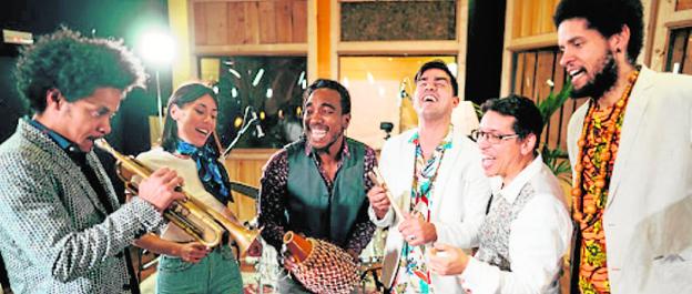 Al son cubano de las baquetas de Olivera