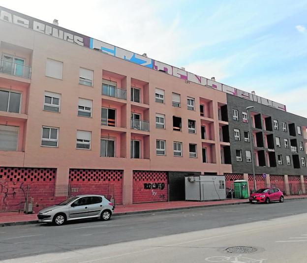 Los okupas de dos edificios de Molina serán desalojados en un mes