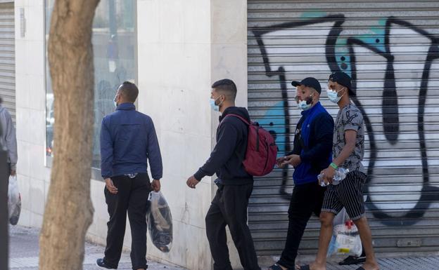 Una oleada de pateras deja en las costas de la Región a 123 inmigrantes