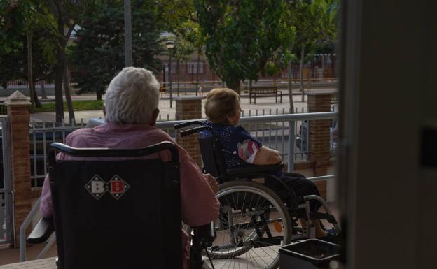 Más de la mitad de los mayores de la Región dicen no tener con quien hablar y sentirse tristes