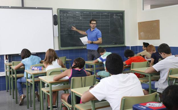 El instituto Menárguez de Los Alcázares instala ocho aulas prefabricadas para paliar la masificación