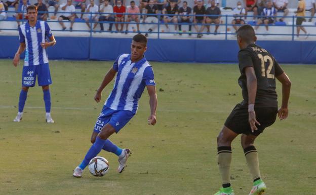 El Águilas de Molo, un conjunto fiable atrás a pesar de la juventud de casi todos sus defensas
