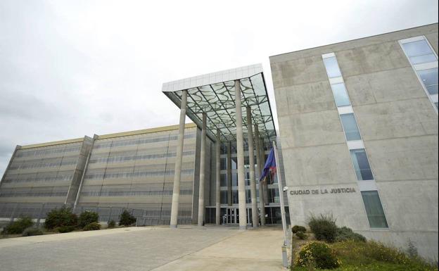 Prisión para uno de los detenidos por golpear hasta la muerte a un hombre en El Esparragal