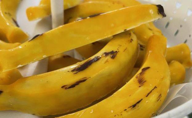 La panadería José Antonio de San Pedro crea un bombón con forma de plátano en solidaridad con los vecinos de La Palma