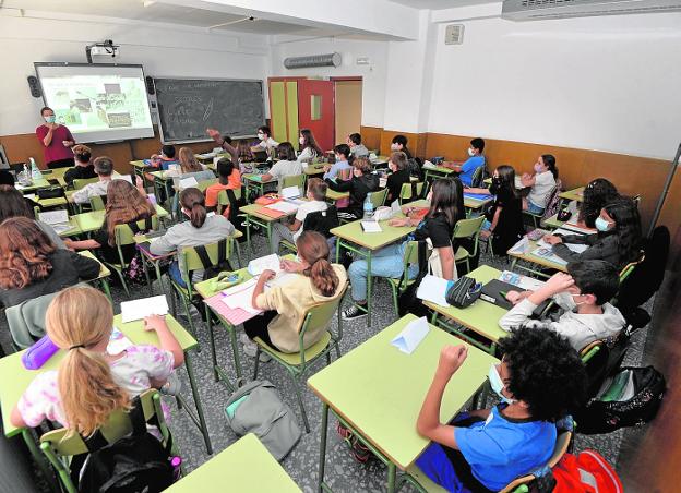 Feminismo, consumo responsable y mínimo vital en el nuevo currículo de ESO