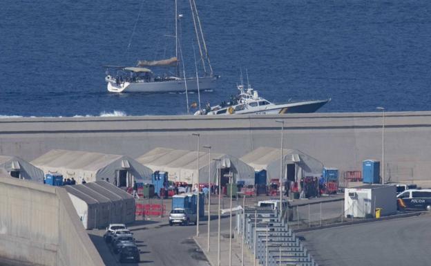 La oleada de pateras acerca a la costa de la Región a 368 inmigrantes