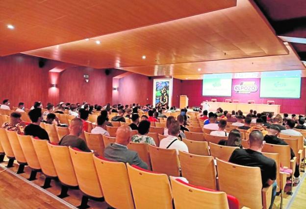 ElPozo incorpora a 177 trabajadores para la campaña de Navidad