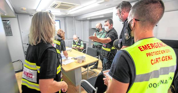 La Aljorra se prepara para reaccionar ante una nube tóxica