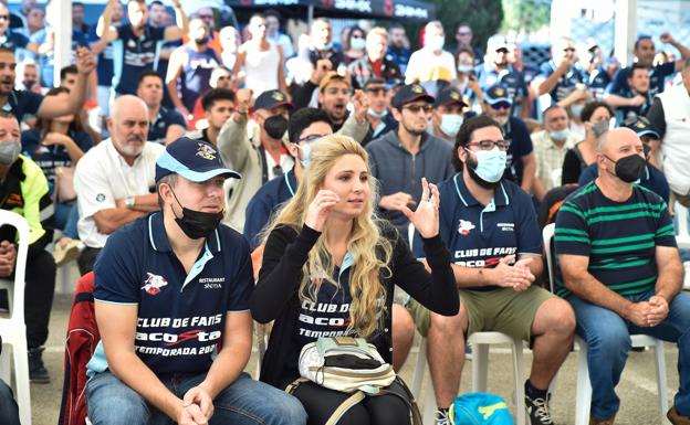 Los vecinos de Mazarrón se vuelcan con Acosta: «Hay más oportunidades; el 'Tiburón' es un campeón»