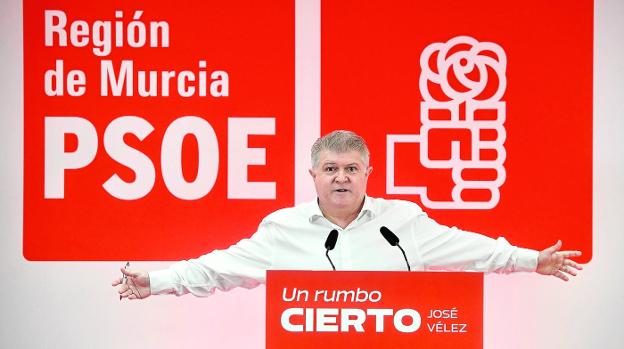 El primer zarpazo de Vélez para las primarias del PSRM