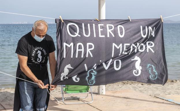 Medio millón de españoles dan la cara por el Mar Menor y obligan a los políticos a retratarse