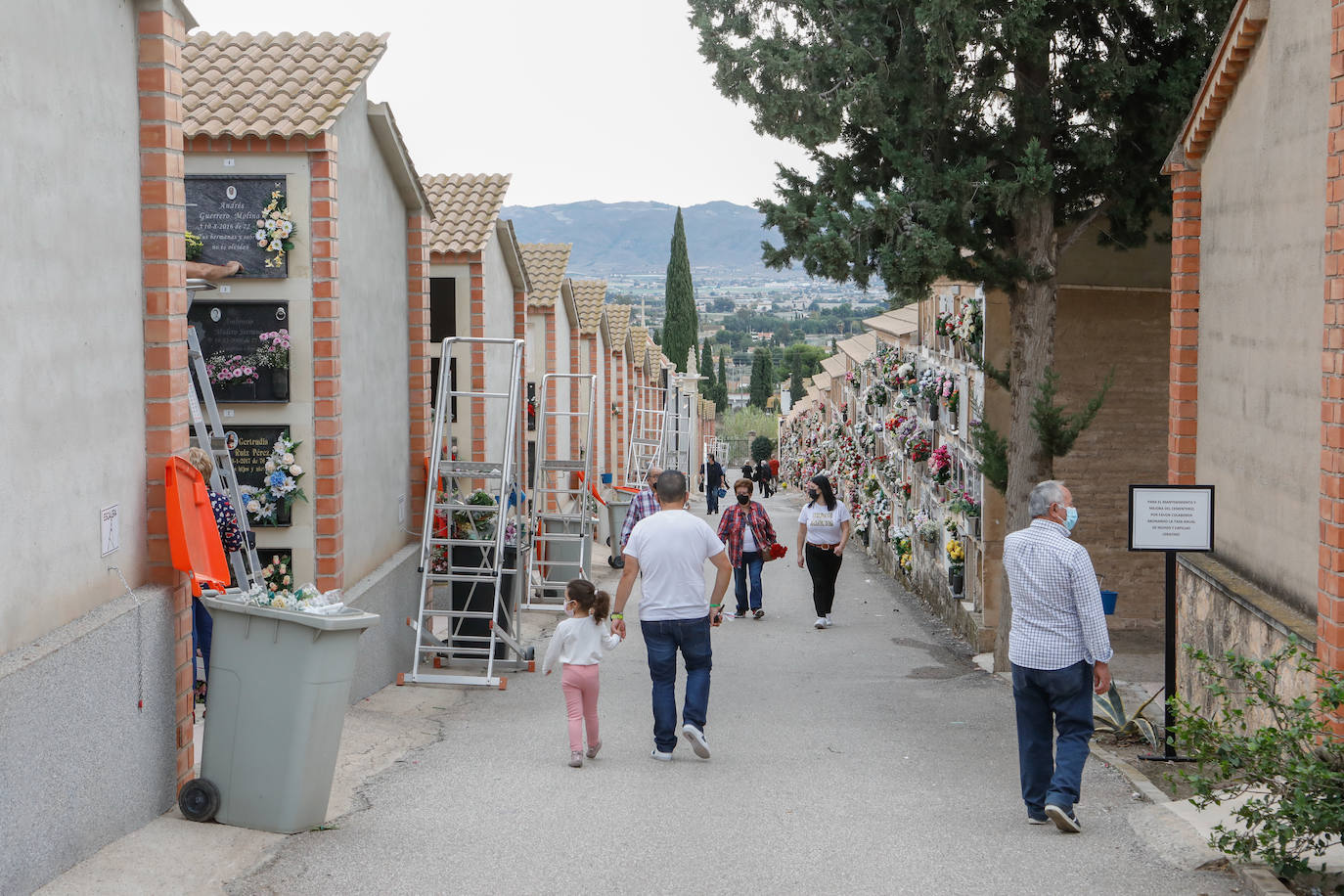 Día de Todos los Santos en el cementerio de San Clemente de Lorca