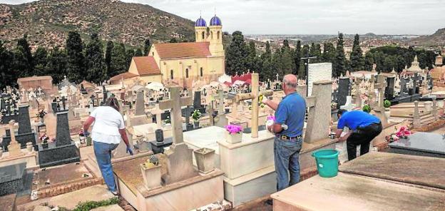 Urbanismo pone en manos de la Comunidad la protección del cementerio de Santa Lucía de Cartagena
