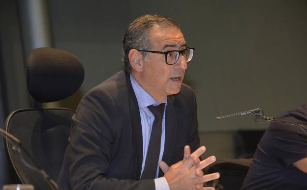 José Luján confirma al Claustro de la UMU que optará a la reelección