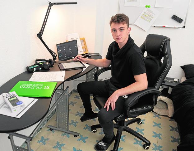 Álex Velasco, universitario murciano becado por La Caixa: «Aprendí a poner lavadoras y a no guardar rencor»