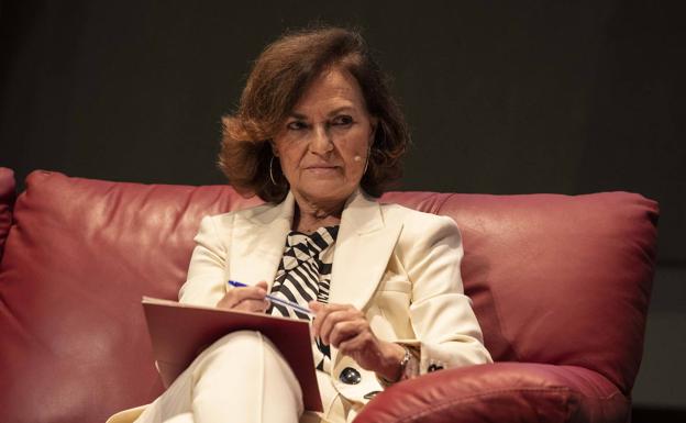 Carmen Calvo defiende una reforma laboral «con perspectiva de género» y que ataje el desempleo de los jóvenes