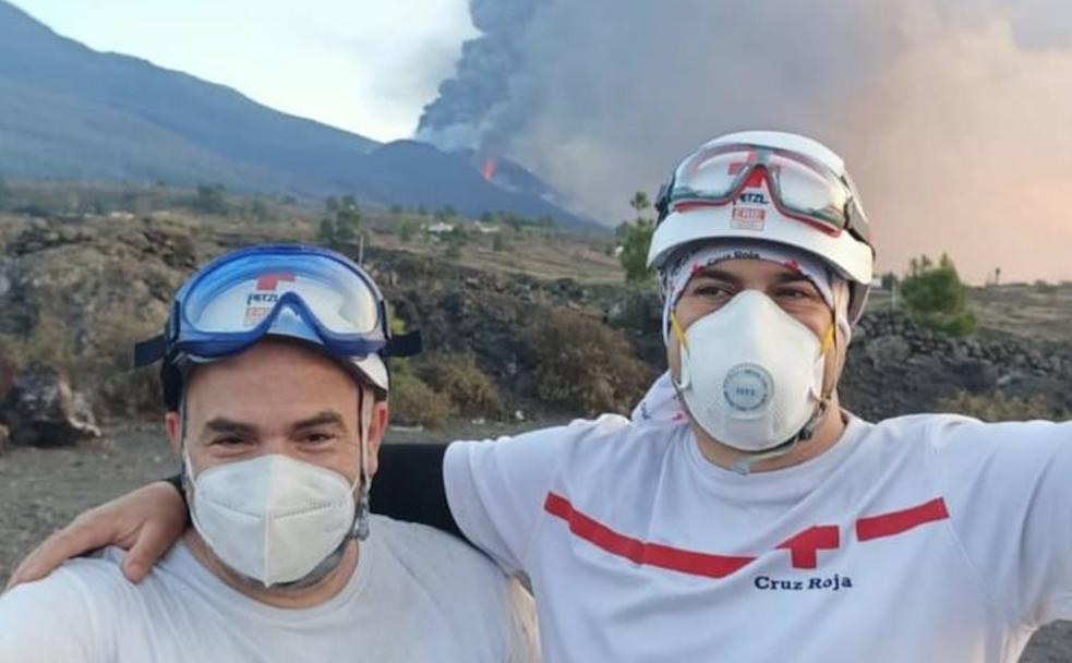 Murcianos contra el monstruo de lava de La Palma