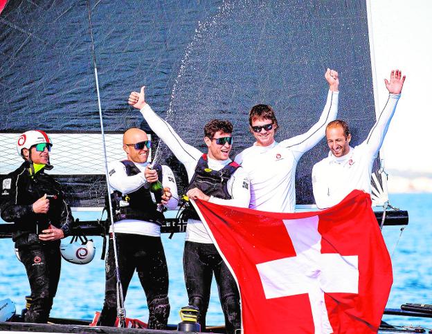El 'Alinghi' se corona en Lo Pagán